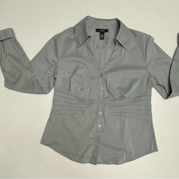 Alfani Womens Size 8 Solid Gray Long Sleeve V Neck Button Down Women’s Blouse - Picture 2 of 6